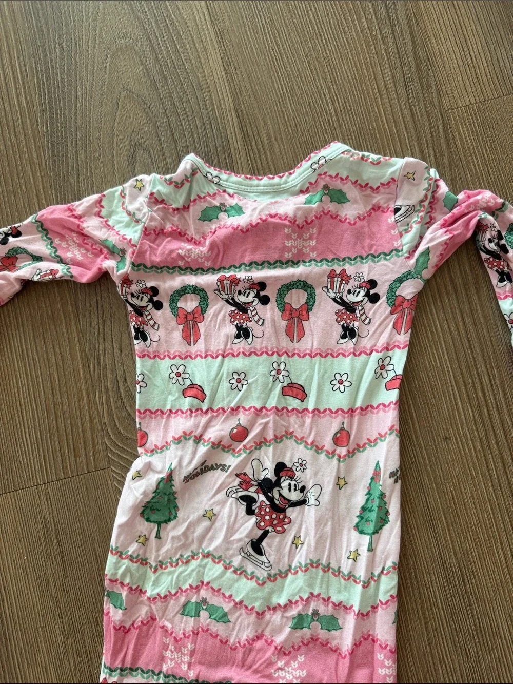 NWOT Posh Peanut x Disney Minnie Christmas holiday zippy convertible footie 6-9m
